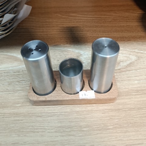 ÜÇLÜ TUZLUK TAKIMI KÜRDANLIKLI KBT-131