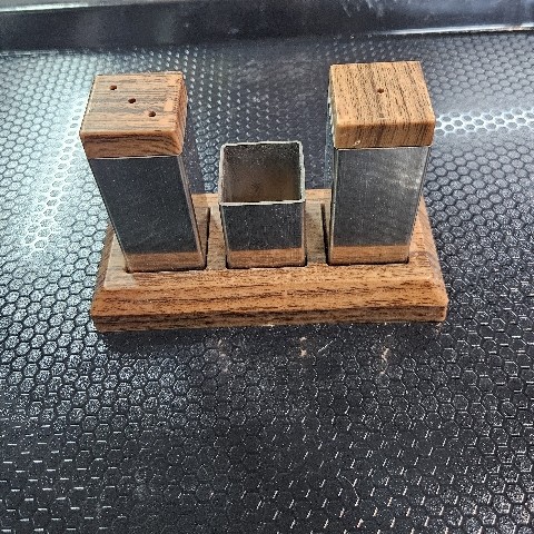 3 LÜ KARE KÜRDANLIKLI TUZLUK TAKIM AHŞAP